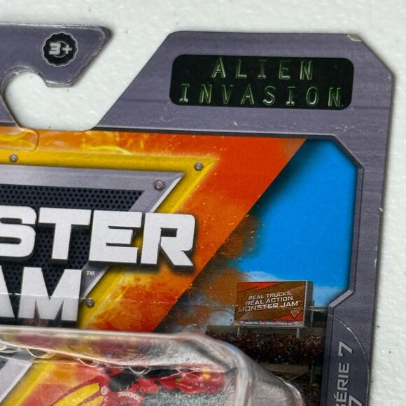 Monster Jam Alien Invasion Diecast Monster Truck Spin Master Series 7 - Picture 5 of 9